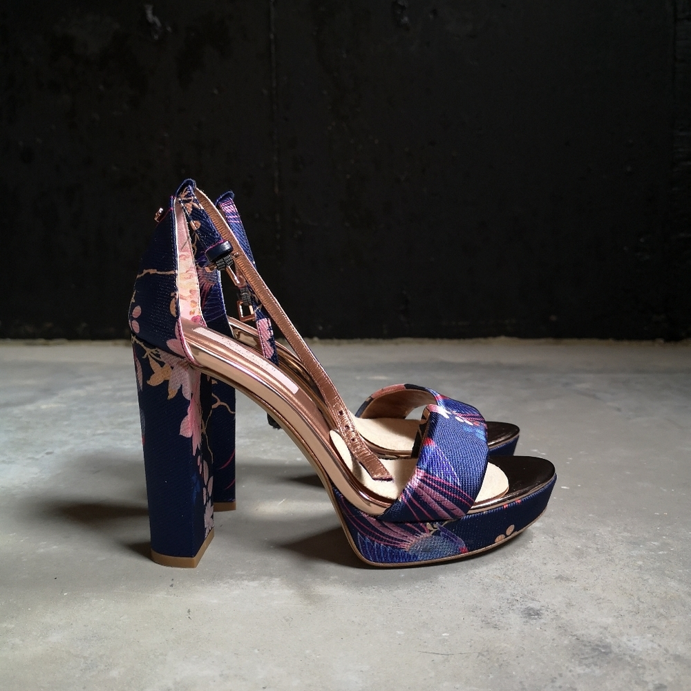 Ted Baker Junaa Platform Sandals Heels US6